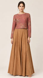 Amber skirt with side slit
