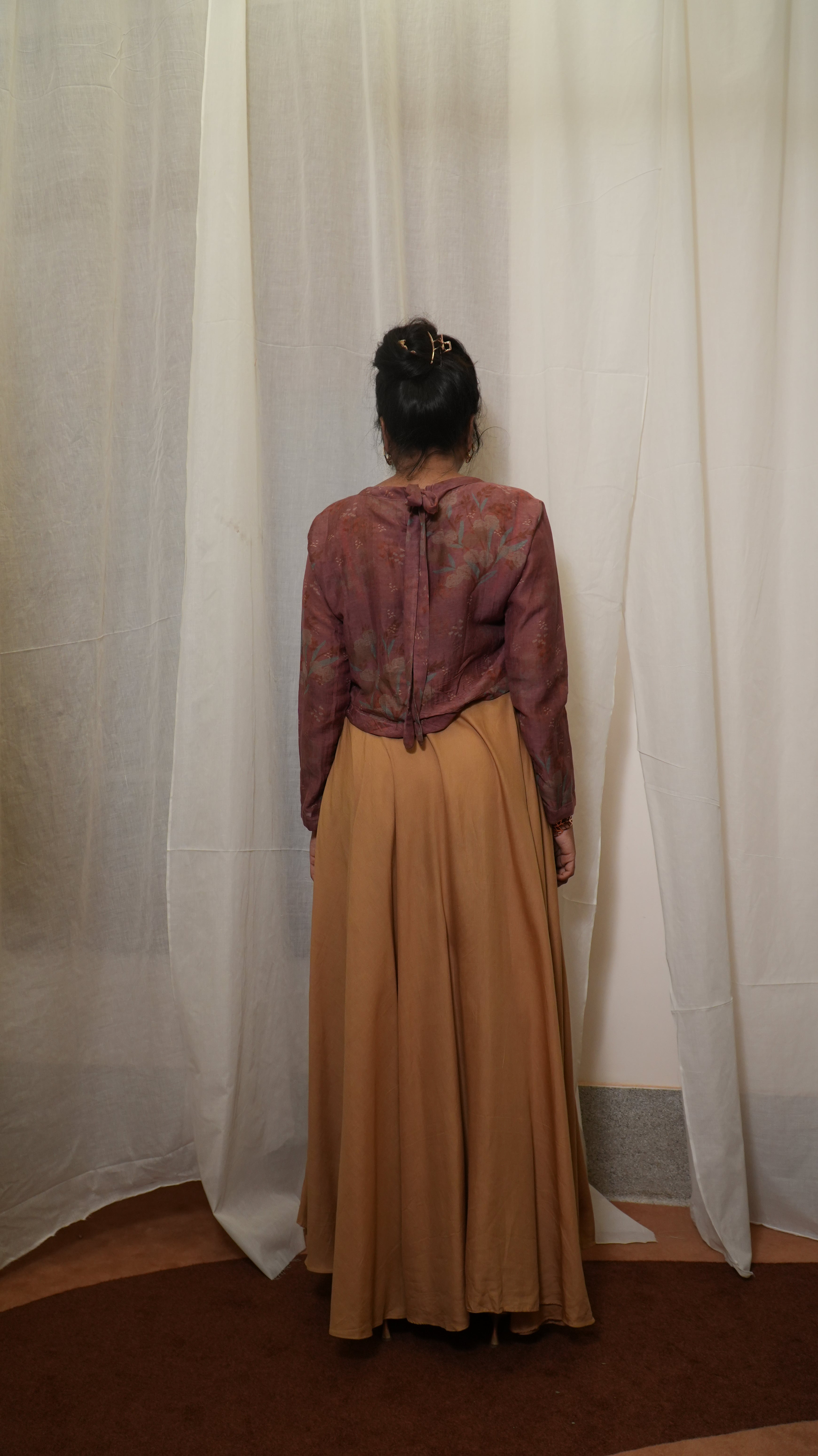 Onzy Rose Back Tie festonne Top