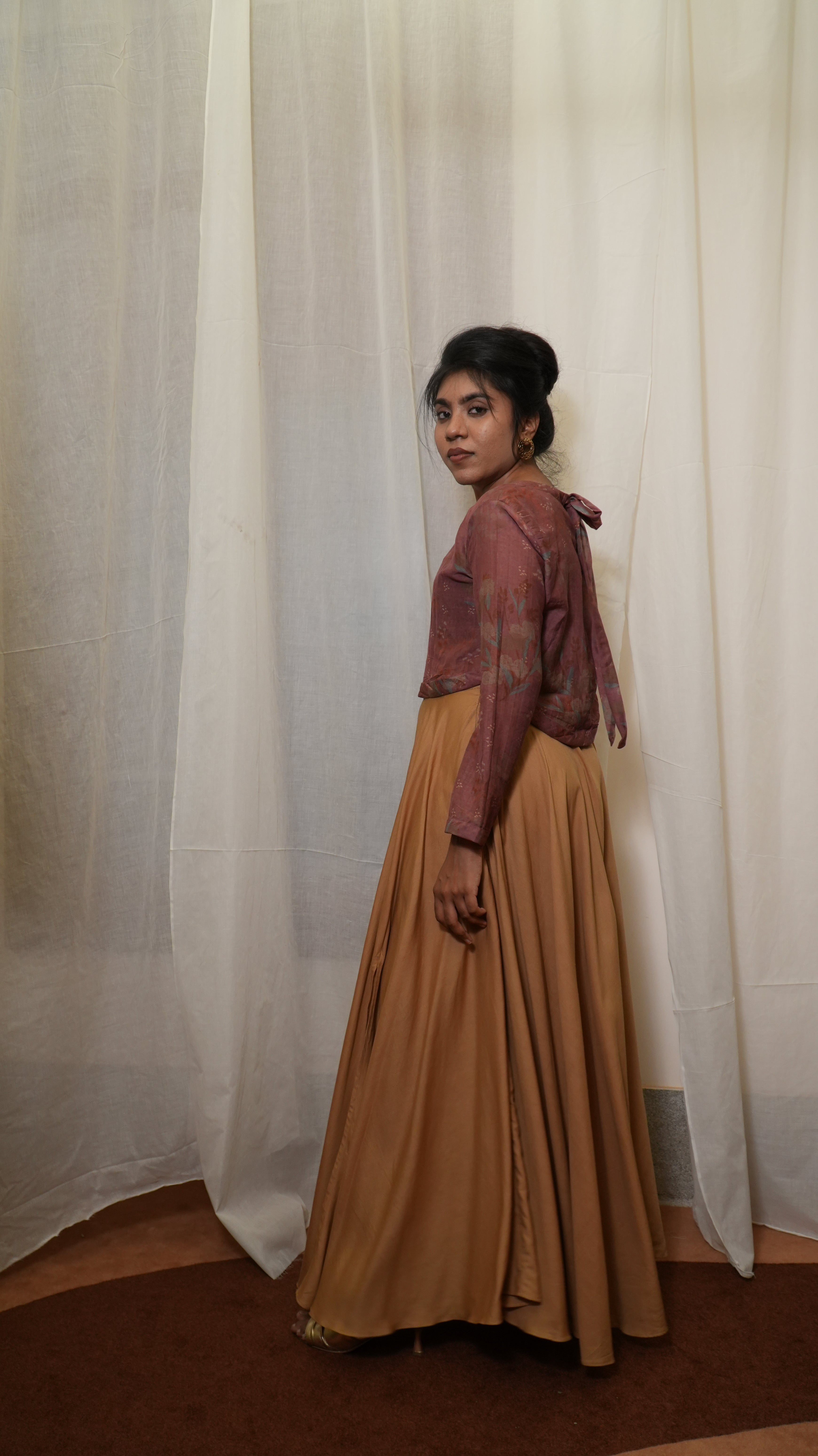Onzy Rose Back Tie festonne Top