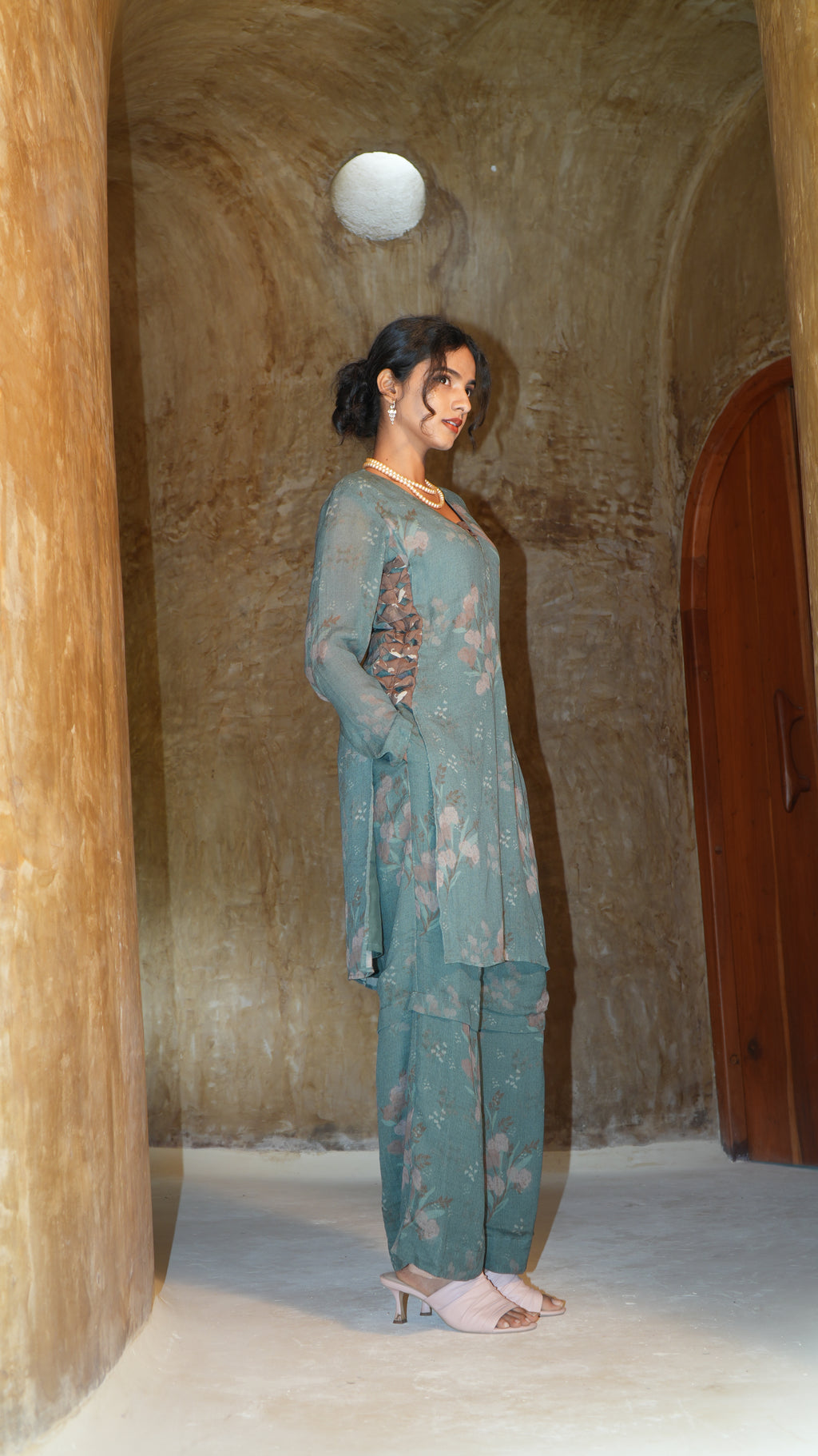 Pale Echo Kurti Set