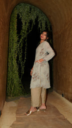 BASIL ETRE V KURTI