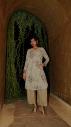 BASIL ETRE V KURTI
